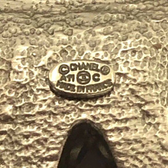 CHANEL CC Logo Pearl Brooch Gold Tone Pin A11C Auth w/Box D-o1150 - Picture 7 of 9